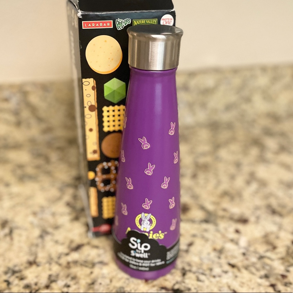 ***RARE*** Annie’s Bunnie’s Sip by Swell Stainless Water Bottle, 15 oz.